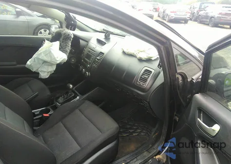 2018 Kia Forte Lx из США, поврежденный, VIN 3KPFK4A74JE242399